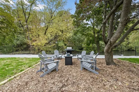 River view in Port Clinton! Minutes from Hawk Mountain, Cabela's!