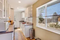Modern mountain retreat! - Pet friendly - wi-fi