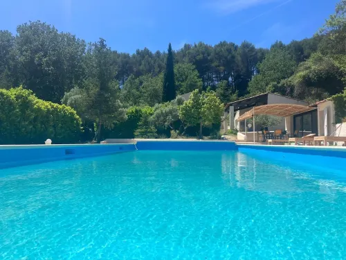 Lauris Villa Paradis sur un Grand Park de 1, 5 Hectars en Retrait de la Route Hotels in Lauris