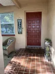 Home away from Home! Close to Beaches and Shops.