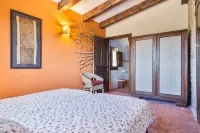 Can Pinyol cottage for 10/12 with pool