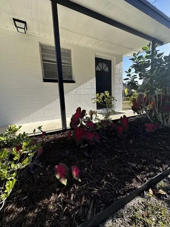 Cozy Retreat Near Downtown Zephyrhills Отели в г. Зефирхиллс