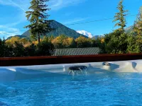 Elk Cabin, Hot Tub, AC, Fire Pit, River Access
