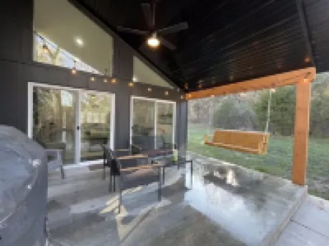 The Point a modern Retreat at Table Rock Lake - two blocks from water