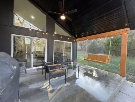 The Point a modern Retreat at Table Rock Lake - two blocks from water