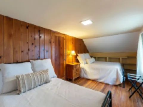 Private Cozy Cottage in Charming Walloon Lake Village - Sleeps 13! Hotels in Melrose Township