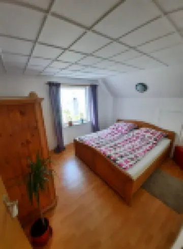 Großzügige 2-zimmer Wohnung mit Eigenem Garten 蘇爾茨酒店