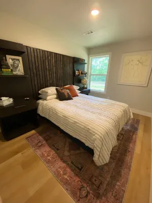 The Benton - Warmly decorated, cozy apartment in downtown Bentonville
