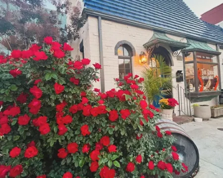 Historic Condo in the Heart of Downtown Elizabeth City Hotels in Pasquotank County