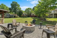 Luxury on the Lake - Waterfront, Private Dock, Kayaks, Paddle Boards, Fire Pit