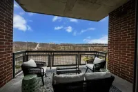 Luxury Condo in Akron Northside District. Level 2 EV Charging complimentary !! - 4つ星