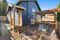 Walk to Wineries & Restaurant’s!