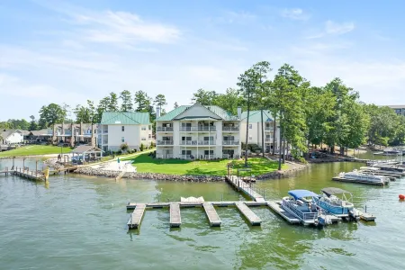 Top Floor at Sunset Point on Lake Martin!