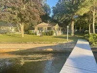 Lake Frontage, swimming area, close to golf Hotels in Green Lake County