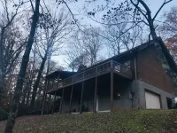 Riverfront Cabin in Horse Country
