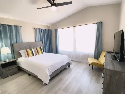 Pool House Newly Remodeled 3bed/2.5bath  Near DT Summerlin/Red Rock Hotels near Red Rock Canyon National Conservation Area