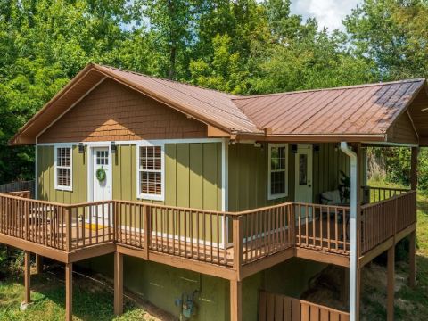 ★ Prime Location ★ Cozy Getaway ★