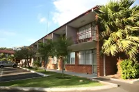 Flinders Motel Hotel a Woonona