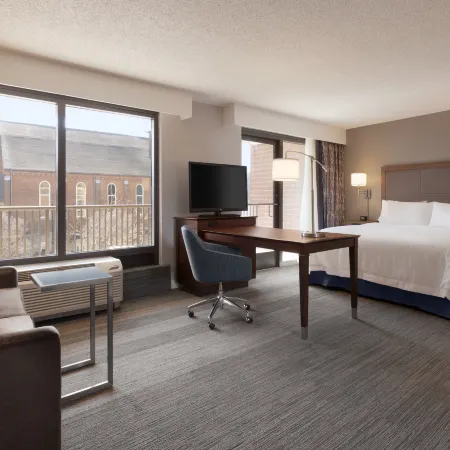 Hampton Inn & Suites Nashville-Downtown