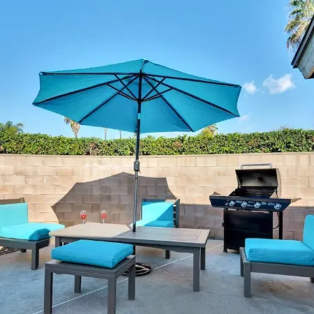 Shalimars Serenity, Spacious Pool, Jacuzzi,Games, Massage Chair, Patio Furniture