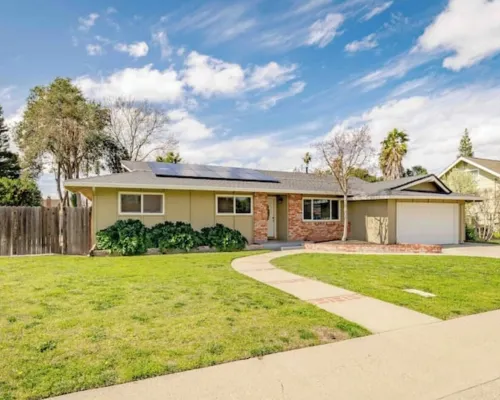 4-bedroom house w/4th room as private separate suite w/POOL Hotels in Sutter County