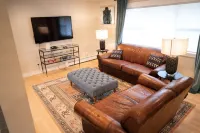 CLEAN, easy checkout. Close to downtown Bozeman, hiking, skiing, and MSU.