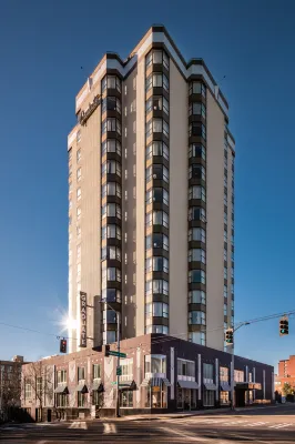 Graduate by Hilton Seattle Hotels near Target