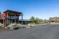 Brasada Ranch Panoramic Views - 4 Bdrm w/ Hot Tub and Activity Lawn