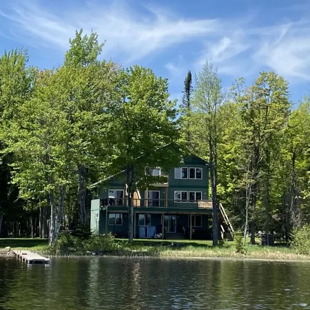 Lake Namakagon Sunrise Cove~Unwind & Reconnect. Private Dock, 2 Kayaks, Row Boat