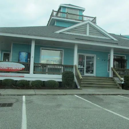 Enjoy an Uncrowded Beach, But Close to Shopping and Restaurants.