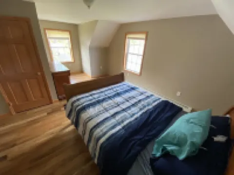 Beautiful 5 bedroom Waterfront House w/skiing/snowboarding/snow mobile path near