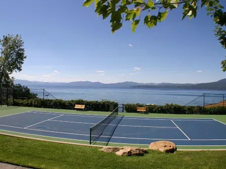 Book 4 Nights & Get 5th Night Free Thru 5.15,26.  Lake View Brockway Spgs 3 Bdr Отели рядом с достопримечательностью «Государственная зона отдыха Кингс Бич»