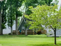 Chalet in Beachfront community! 2 Pools,Playgrounds,V-ball, Tennis,Pickleball!