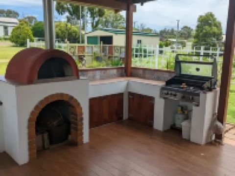 A perfect base for your southern downs getaway โรงแรมในวอริก