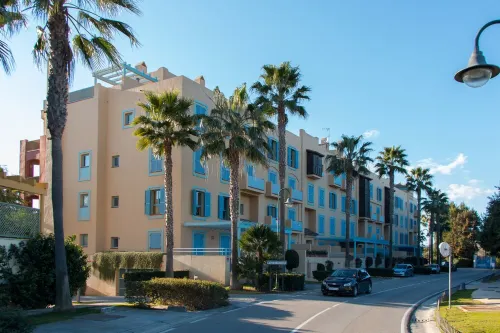 Charming apartment / Precioso apartamento en la Marina del Puerto de Sotogrande.