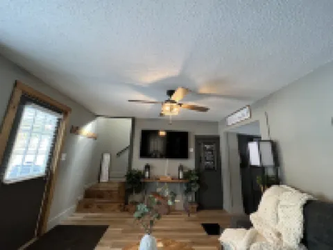 Small private home walking distance to Suny Potsdam/Clarkson! Hotels in Potsdam