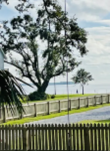 Acadian cottage 1 minute walk to beach, 5 minutes to Old Town BSL! Best location