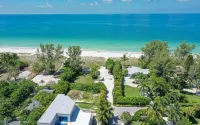 Beach Bungalow: Pet Friendly, Best Canal, Dock, Beach, Pool. Renovated in 2025