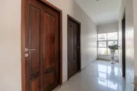 RedDoorz Near Pantai Panjang Bengkulu 2 Hotels in Bengkulu