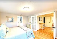 Walk to Beach - Renovated Cape Cod Ranch - 3 Bed w/ Game Room, Central AC & WiFi Hotels in West Yarmouth