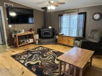 Cozy Ski retreat with new Pet 🦮 Yard and many upgrades! Close to 3 Ski areas!