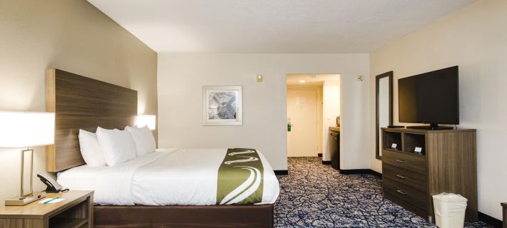 Quality Suites Houston Hobby Airport Hotel di Houston