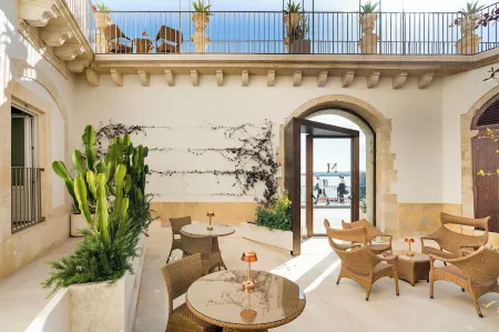 Royal Maniace Hotel Отели в г. Саракуза