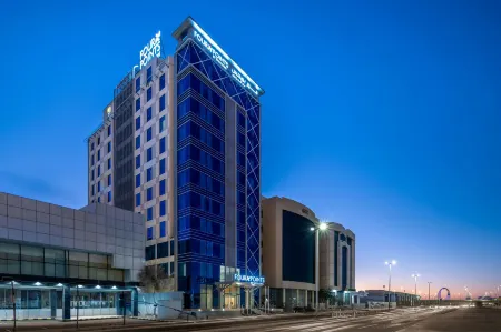 Four Points by Sheraton Jeddah King Fahd Road Отели рядом с достопримечательностью «Bicycle Square (Midan Addarajah)»