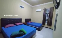 Rian Kost Kos Harian Penginapan Pusat Kota Palembang Hotel dekat Masjid Al Ghaniyyurrahman