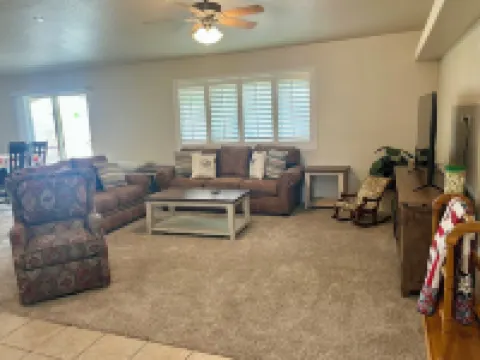 Yuma Foothills Family-friendly Home Central location to Lake, Dunes, River, etc. 福瑞娜麓山酒店