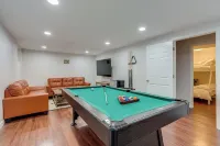 Massive House 10 Minutes from Downtow, King Beds, Hot Tub, Pool Table, 70in TVs!