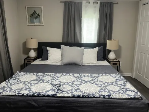 One of a kind with a view! Hotels in Franklin County