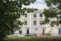 Gorgeous Garden Flat - Top Location