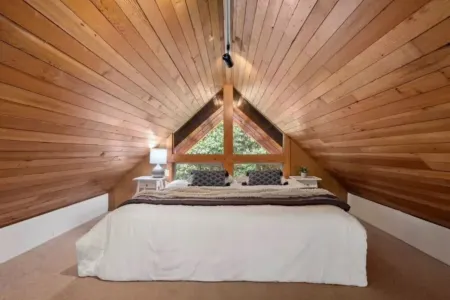 Private 2Br Creekside Chalet w/ Wood Stove!